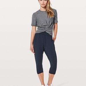 NWT Lululemon Rejuvenate Crop True Navy 18''